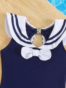 SHEIN Conjunto de traje de baño y falda a juego con cuello de marinero a rayas para bebé niña