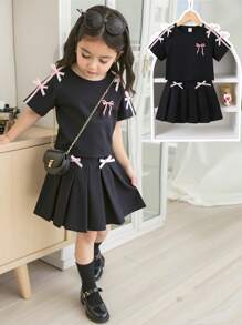 SHEIN 1 套年轻女孩蝴蝶结装饰条纹插肩 T 恤和褶皱迷你裙，适合学校、户外和夏季场合的轻便服装 - 黑色 - 查看 1