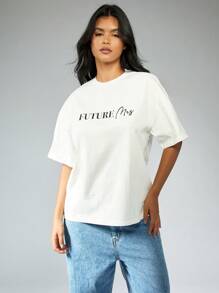 MISSGUIDED Future Mrs Bridal Slogan Oversized T-Shirt Wedding Bachelorette Party Casual Short Sleeve Cotton Tee Minimalist Streetwear Statement Top