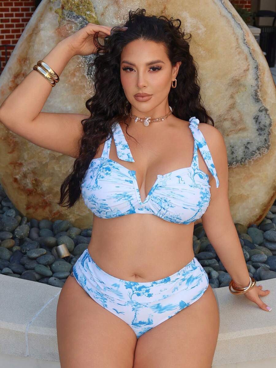 SHEIN Swim Curve Plus Size Women 2pcs Floral Print V-Neck Halter Top With High Leg Triangle Bottoms Swimsuit Set - Multicolor - View 1