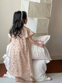 Zikori Zikori Vestido holgado para el hogar con cuello redondo, estilo coreano simple, de tejido suelto con bordado floral ditsy y ribete de encaje, para chica joven