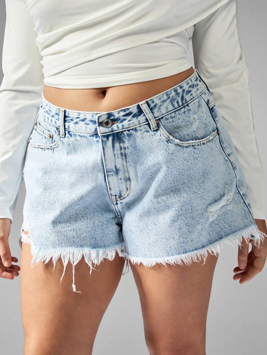 MISSGUIDED MISSGUIDED PLUS Distressed Denim Cutoff Shorts High Waisted Raw Hem Summer Festival Casual Beach Vacation Plus Size Jean Shorts With Modern Vintage Wash Frayed Edges