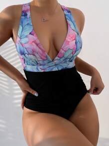 SHEIN Atuendo de verano para la playa para mujer, parte superior con estampado floral aleatorio combinada con pantalones fruncidos de unicolor, elegante traje de baño de una pieza
