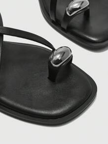 CUCCOO BIZCHIC Women's Fashion Black Ring Metal Decor Strap Simple Comfortable Flat Sandals For Commuting, Dating, Party, Walking, School