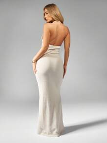 MISSGUIDED Crochet Halter Maxi Dress With Crystal Brooch Detail Long Elegant Evening Formal Floor Length Form Fitting Sleeveless Wedding Guest Summer Party Gown - Apricot - View 2