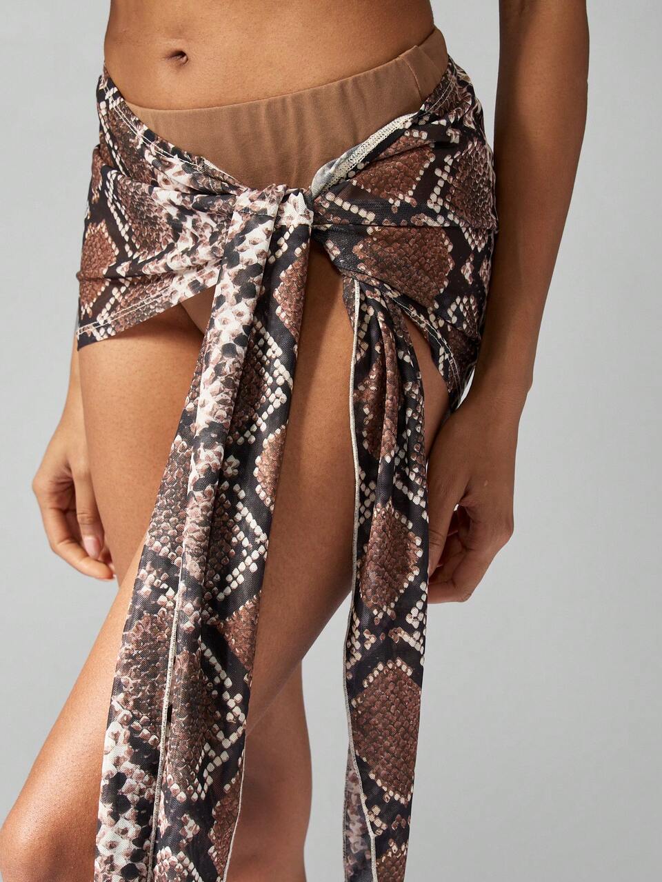 MISSGUIDED Pareo con estampado de serpiente