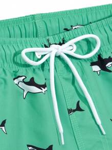 Manfinity KASUA Men's Casual All-Over Print Beach Shorts,Hawaiian, Shark Swim Trunks, Men's Beachwear, Beach Shorts, Men's Vacation Swimwear - Green - View 5