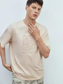 Maija 男士休闲简约字母刺绣贴布 T 恤 - 杏色 - 查看 4