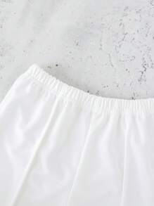 SHEIN 2 件套男童图案字母印花休闲短裤套装，适合日常和运动穿着 - 白色 - 查看 4