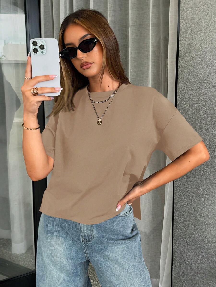 Siren Gaze تي شيرت نسائي بلون أحادي أمامي قصير وخلفي طويل ، بتصميم بسيط - كاكي - مشاهدة 1