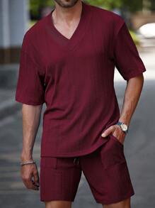 Manfinity Homme Men 2pcs/Set Solid V-Neck Short Sleeve T-Shirt And Shorts Set, Minimalist & Fashionable, Suitable For Summer - Burgundy - View 3