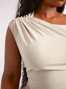 SHEIN SXY Plus Size Women's Spring/Summer Stylish Casual Sexy Open Shoulder Ruched Waist Cropped T-Shirt, Suitable For Everyday Wear, Western Wear, Cruise Attire, Music Festival, Concert, Carnival Party, Beach Vacation, Date Night, Birthday, Bachelorette Party, Club, Cute, Casual, Shopping, Streetwear, Going Out, Easy To Match & Looks Slim, Accentuates Your Body, Flatters The Figure Cleopatra