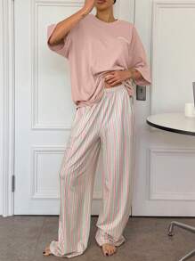 DAZY 极简主义字母印花装饰宽松 T 恤和条纹直筒睡裤睡衣套装