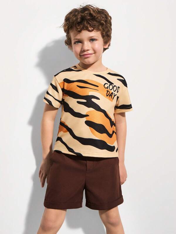 THE HAPPY LOOK Set de tricou cu mânecă scurtă și pantaloni scurți cu manșetă, cu imprimeu de tigru, pentru tineri, vară