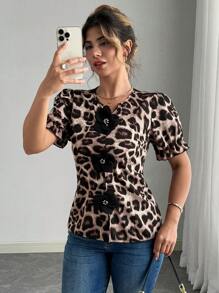 Elenzga Blusa holgada con estampado de leopardo vintage 3D, flores caladas y manga corta para mujer de tallas grandes, para verano - Multicolor - Ver 1