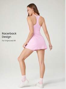 GLOWMODE Abito da allenamento FeatherFit™ Air Match Point con scollo quadrato e schiena a racer, fessura frontale e coulisse piatta, pantaloncini incorporati, tasche laterali, grip antiscivolo, adatto per tennis, golf, pickleball e uso quotidiano a basso impatto - Rosa Bubblegum - Visualizzare 3