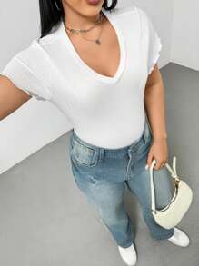 SHEIN Essnce Plus Size Women's Spring And Summer Fashion Casual Comfortable High Elastic Basic All-Match Daily White Texture Fabric V-Neck Short-Sleeved Bodysuit,Summer Outfits For Women,Curve Tops,Minimalist Style