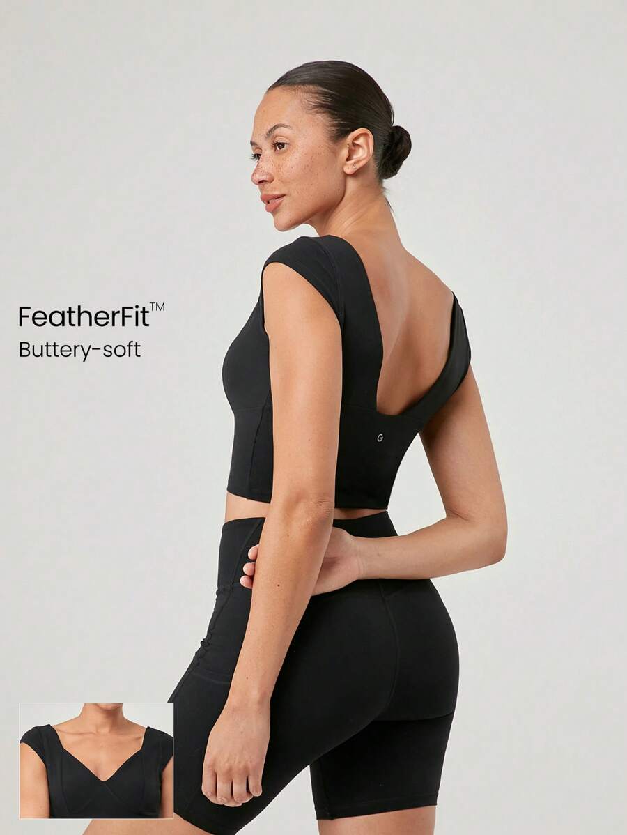 GLOWMODE FeatherFit™ Sweat-Heart 领口露背盖袖 T 恤低冲击瑜伽普拉提日常休闲装可拆卸罩杯 - 黑色 - 查看 1