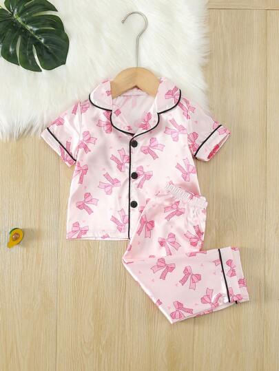 Set de 2 piezas de ropa informal para niñas bebé con estampado de mariposas y corazones, que incluye una chaqueta de manga corta y pantalones, un conjunto cómodo para estar en casa