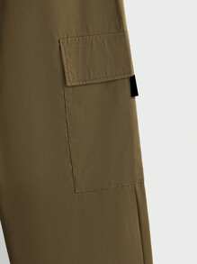 Manfinity RelaxMax 男式撞色口袋短袖 T 恤和裤子套装