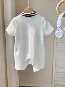 SHEIN 新生男婴可爱夏季休闲针织字母图案拼色连体衣，适合生日派对、晚会、表演、婚礼、迎婴派对、婚礼嘉宾、花童、戒童、花童 - 彩色 - 查看 2