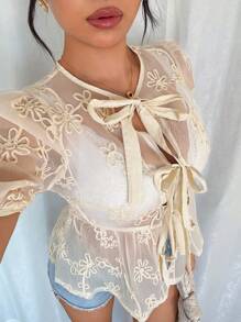 Chiquease 女士时尚花卉刺绣网眼前系带半透明衬衫 - 杏色 - 查看 6