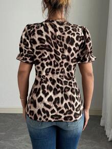 Elenzga Blusa holgada con estampado de leopardo vintage 3D, flores caladas y manga corta para mujer de tallas grandes, para verano - Multicolor - Ver 2