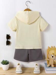 SHEIN 2pcs/Set Young Boy Bear Print Hooded Short Sleeve Shorts Outfit