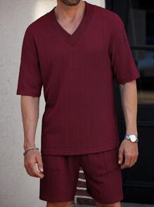 Manfinity Homme Men 2pcs/Set Solid V-Neck Short Sleeve T-Shirt And Shorts Set, Minimalist & Fashionable, Suitable For Summer - Burgundy - View 5