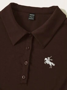 SHEIN EZwear Camiseta de manga corta con cuello polo marrón y bordado