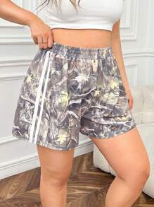 Comfortcana 大码枫叶印花休闲短裤，夏季时尚