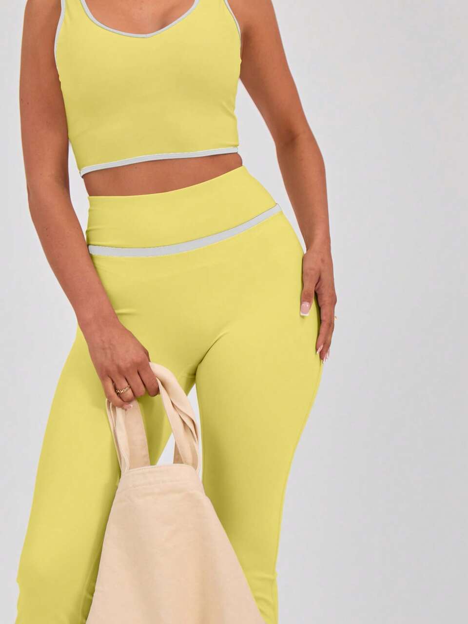 Legging de sport évasé taille haute avec détail de reliure, pour le padel, le tennis, le pickleball, la gym et la fitness
