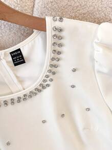 SHEIN Clasi Vestido midi asimétrico de talla grande para mujer, con mangas abullonadas, cintura ceñida, y aplicaciones de pedrería artesanal - Albaricoque - Ver 4