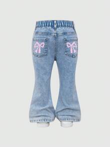 年轻女孩休闲时尚牛仔裤，甜美蝴蝶结后袋涂鸦印花，简单百搭浅蓝色水洗喇叭牛仔裤