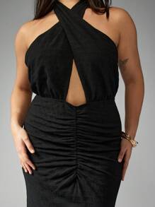 MISSGUIDED PLUS Plus Size Textured Knit Halter Maxi Dress With Ruched Details And Cross-Front Design Perfect For Evening Events And Wedding Guest Attire - Black - View 5
