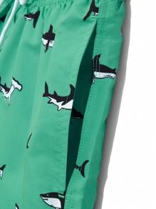 Manfinity KASUA Men's Casual All-Over Print Beach Shorts,Hawaiian, Shark Swim Trunks, Men's Beachwear, Beach Shorts, Men's Vacation Swimwear - Green - View 4