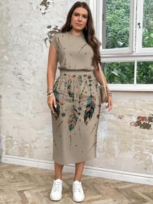 SHEIN LUNE Ensemble décontracté et minimaliste de deux pièces avec encolure ronde ample et impression vintage de plumes. Convient aux grandes tailles de femmes. Idéal pour le printemps et l'été. Jupe deux pièces, vêtements occidentaux pour femmes
