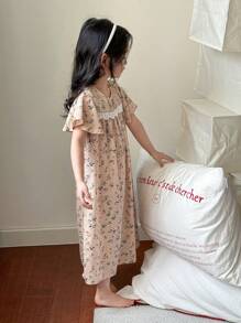 Zikori Zikori Vestido holgado para el hogar con cuello redondo, estilo coreano simple, de tejido suelto con bordado floral ditsy y ribete de encaje, para chica joven