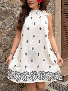 SHEIN VCAY Plus Size Women's White Floral Halter Short Dress, Floral Dress Women, Curve Dress, Sundress, Mother's Day Outfit, Summer Outfit For Women, Beach, Mother's Day Dress, White Dress Summer Outfits For Women Easter Outfit Women Festival Outfits Ibiza Outfits Nashville Outfits Ibiza Outfits Casual Boho Cowgirl Brunch Outfits For Women, Graduation Dress - White - View 4