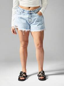 MISSGUIDED MISSGUIDED PLUS Distressed Denim Cutoff Shorts High Waisted Raw Hem Summer Festival Casual Beach Vacation Plus Size Jean Shorts With Modern Vintage Wash Frayed Edges