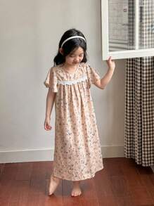 Zikori Zikori Vestido holgado para el hogar con cuello redondo, estilo coreano simple, de tejido suelto con bordado floral ditsy y ribete de encaje, para chica joven