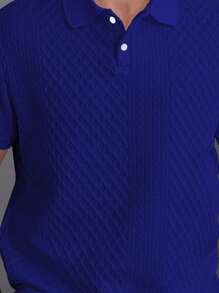 Manfinity Homme 男士休闲日常风，INS 短袖 Polo 衫，采用几何纹理提花针织面料。配有纽扣门襟，是夏威夷海滩度假、音乐节以及日常穿着的理想之选，也适合度假/派对穿着。 - 寶藍色 - 查看 3