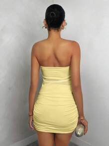 Glamine 女士度假纯色扭纹抹胸上衣和褶饰迷你裙性感两件套黄色女士连衣裙黄色两件套服装女士夏季套装 - 黃色 - 查看 2