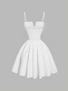 SHEIN MOD 女士V领白色收腰无袖连衣裙，多层设计，适合约会、派对、度假、茶道、生日等场合，是夏季、复活节、婚礼宾客、波西米亚风、音乐会、邮轮旅行、优雅乡村风等各种场合的理想之选。