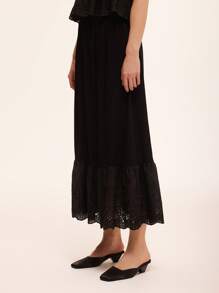 Chiquease Ensemble de 2 pièces femme élégant et décontracté : top court avec ourlet resserré, broderie ajourée, couleur unie + jupe trapèze - Noir - Voir 5