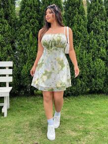 Solflare 大码女式无袖夏季彩色花卉印花网眼连衣裙，配有褶皱胸部和蝴蝶结装饰 - 軍綠色 - 查看 5