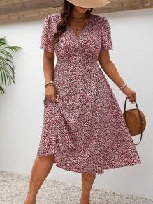 SHEIN Frenchy Quần áo giáo viên cỡ lớn, Váy ngắn tay mùa hè in họa tiết cổ chữ V Bridgerton - Đỏ - Xem 1
