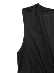 SHEIN PETITE 大码深 V 领罗纹针织无袖连体裤，休闲简约设计