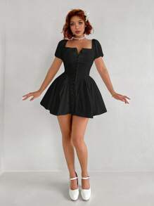 Sweetina 性感方领露背 A 字型迷你连衣裙，派对装'