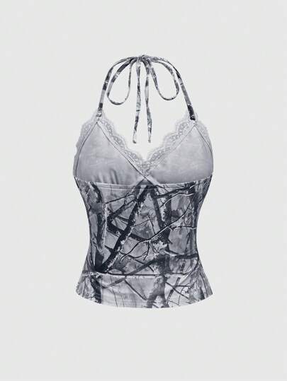 Top corto con estampado de camuflaje de hojas secas, escote de halter y ribete de encaje, estilo Y2K baddie